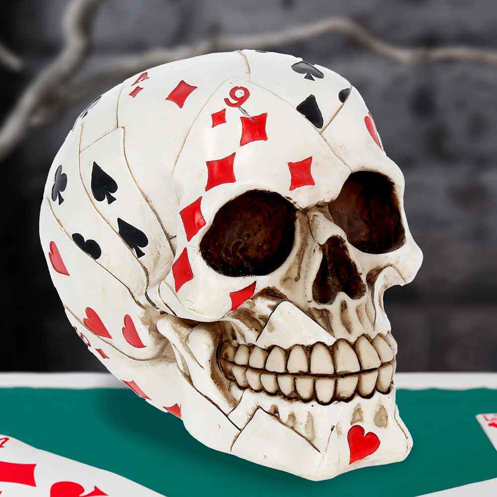 Dead Man's Hand Skull Ornament 15CM - Unique Playing Card Decor
